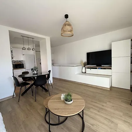 Appartamento T3- Rénové- Clim- Plages- Commerces *